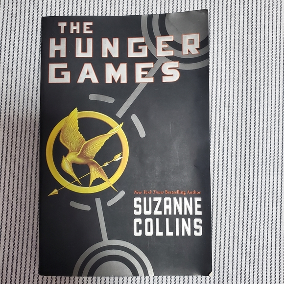 Book Bundle - Picture 5 of 11